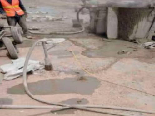 会东水泥混凝土路面板底注浆技术 路面脱空注浆整治方案